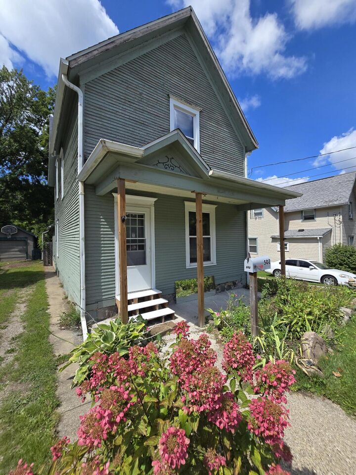 Property Photo: 502 S Elm Avenue MI 49203