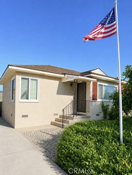 Property Photo:  4538 Adenmoor Avenue  CA 90713 