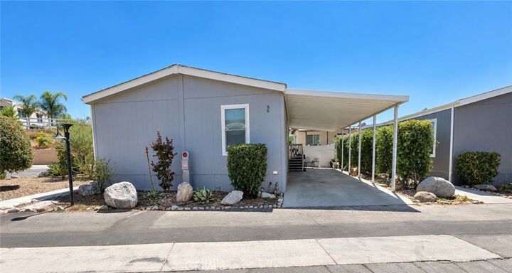 Property Photo:  1134 Villa Calimesa Lan  CA 92320 