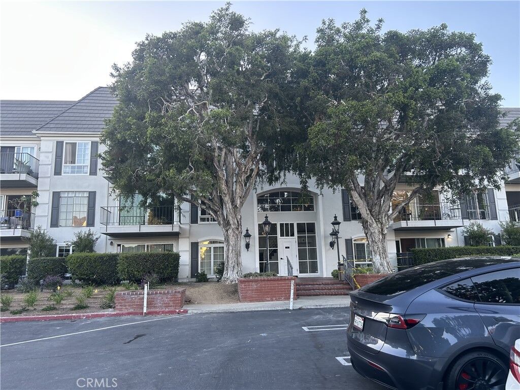 Property Photo:  500 Cagney 208  CA 92663 
