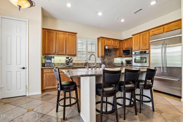 Property Photo:  1214 Grant Line Street  CA 93060 