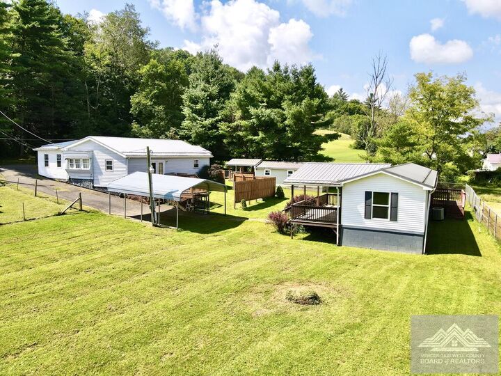 Property Photo: 260/266 Periwinkle Road WV 24740