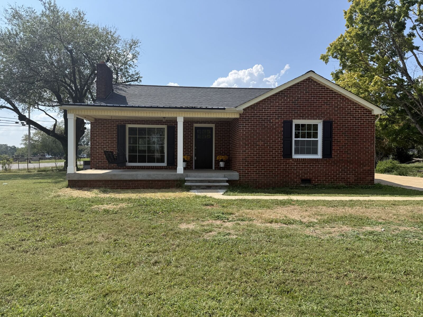 Property Photo:  201 Parkes Ave  TN 38464 
