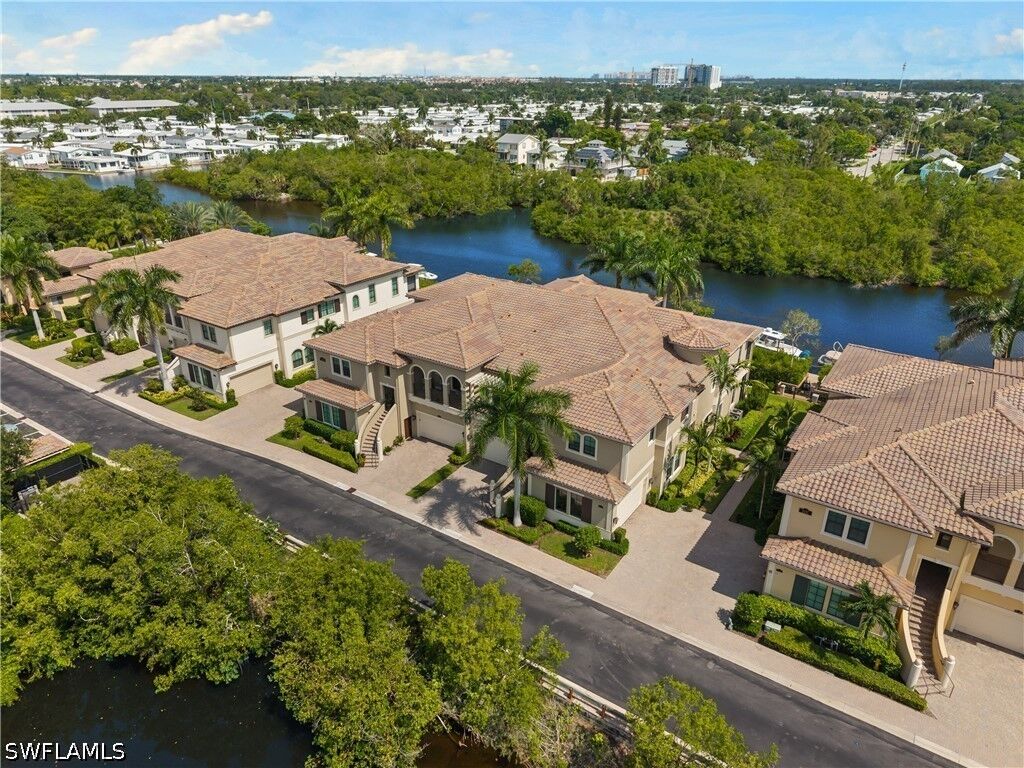Property Photo:  2439 Breakwater Way 9102  FL 34112 