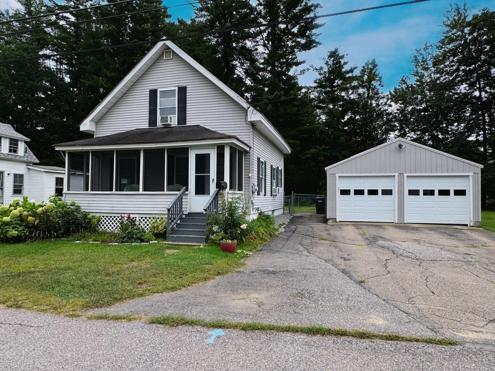Property Photo:  4 Cottage Street  NH 03276 