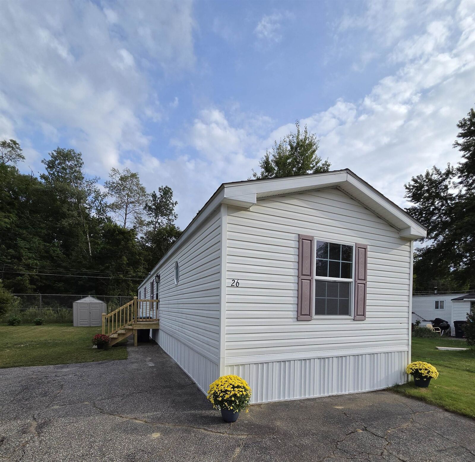 Property Photo:  26 Longmeadow Drive  NH 03301 