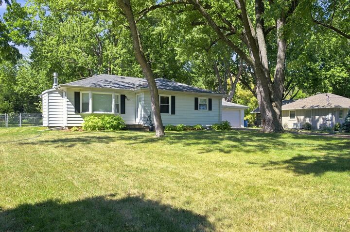 Property Photo: 125 Hackberry Hill MN 55356