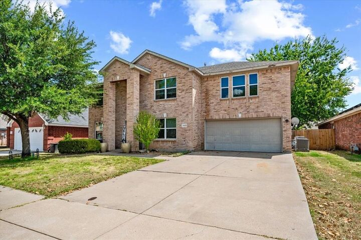 Property Photo: 2423 Ranchview Drive TX 75052