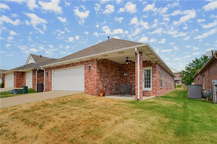 Property Photo:  7133 Coyote Crossing Avenue  AR 72762 