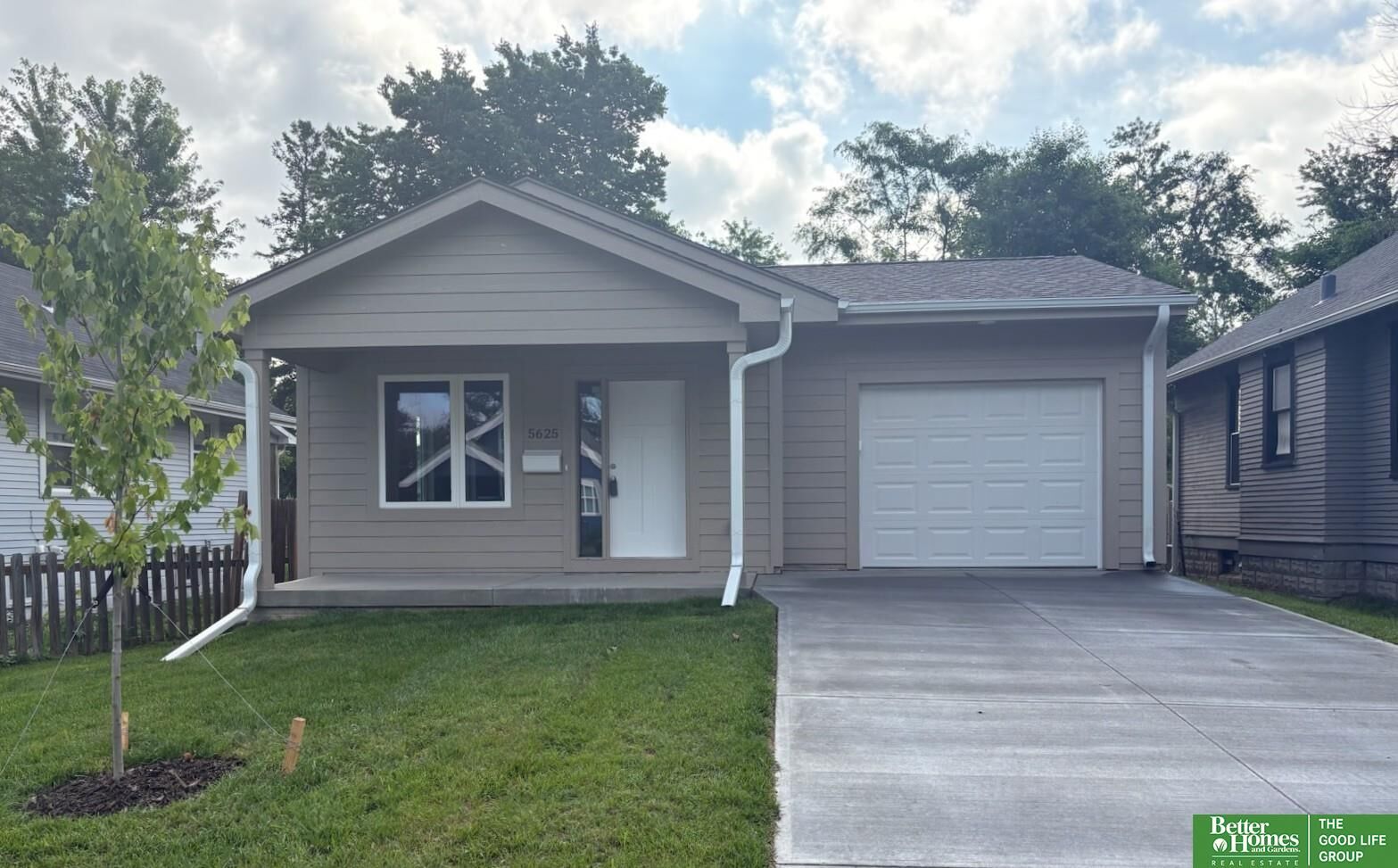 Property Photo:  5625 N 29 Street  NE 68111 