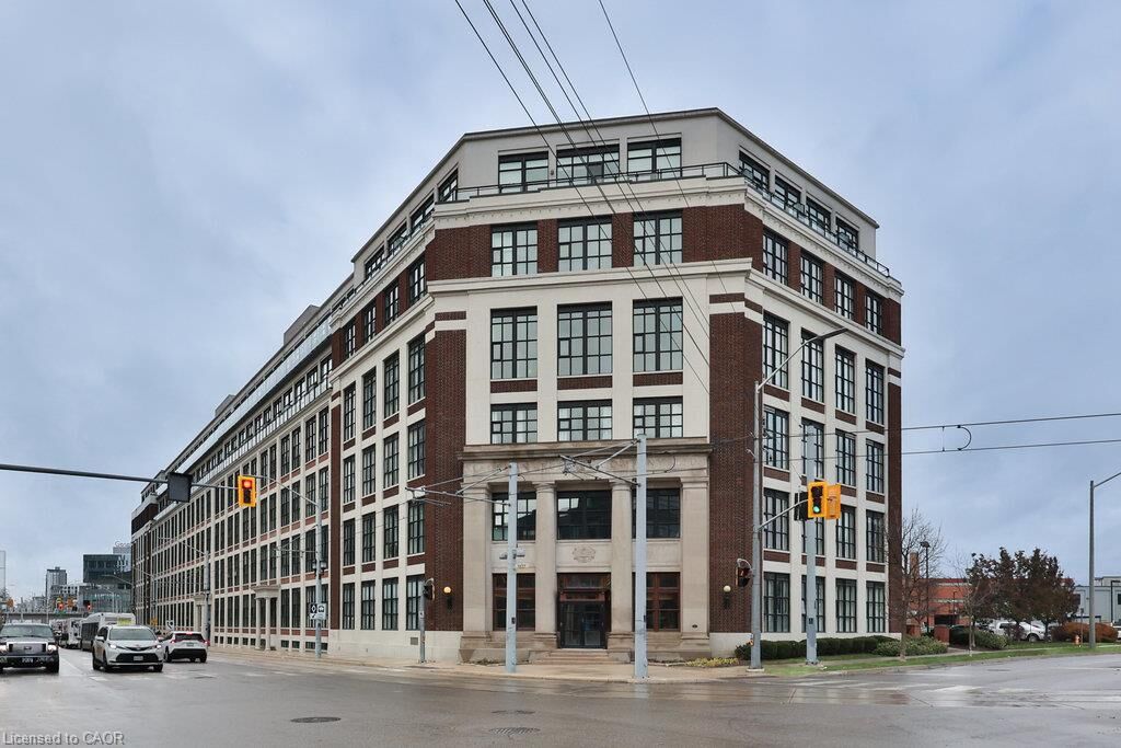 Property Photo:  404 King Street W 424  ON N2G 4Z9 