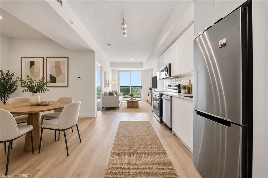 Property Photo:  33 Erie Avenue 1410  ON N3S 0K7 