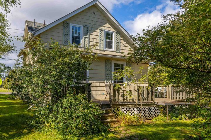 Property Photo:  98 Mount Edward Road  PE C1A 5S7 