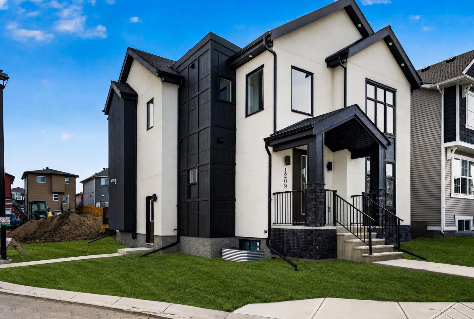 Property Photo:  1209 Iron Ridge Avenue  AB T0M 0S0 