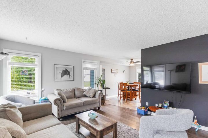 Property Photo:  9715 69 Avenue  AB T8V 5E4 