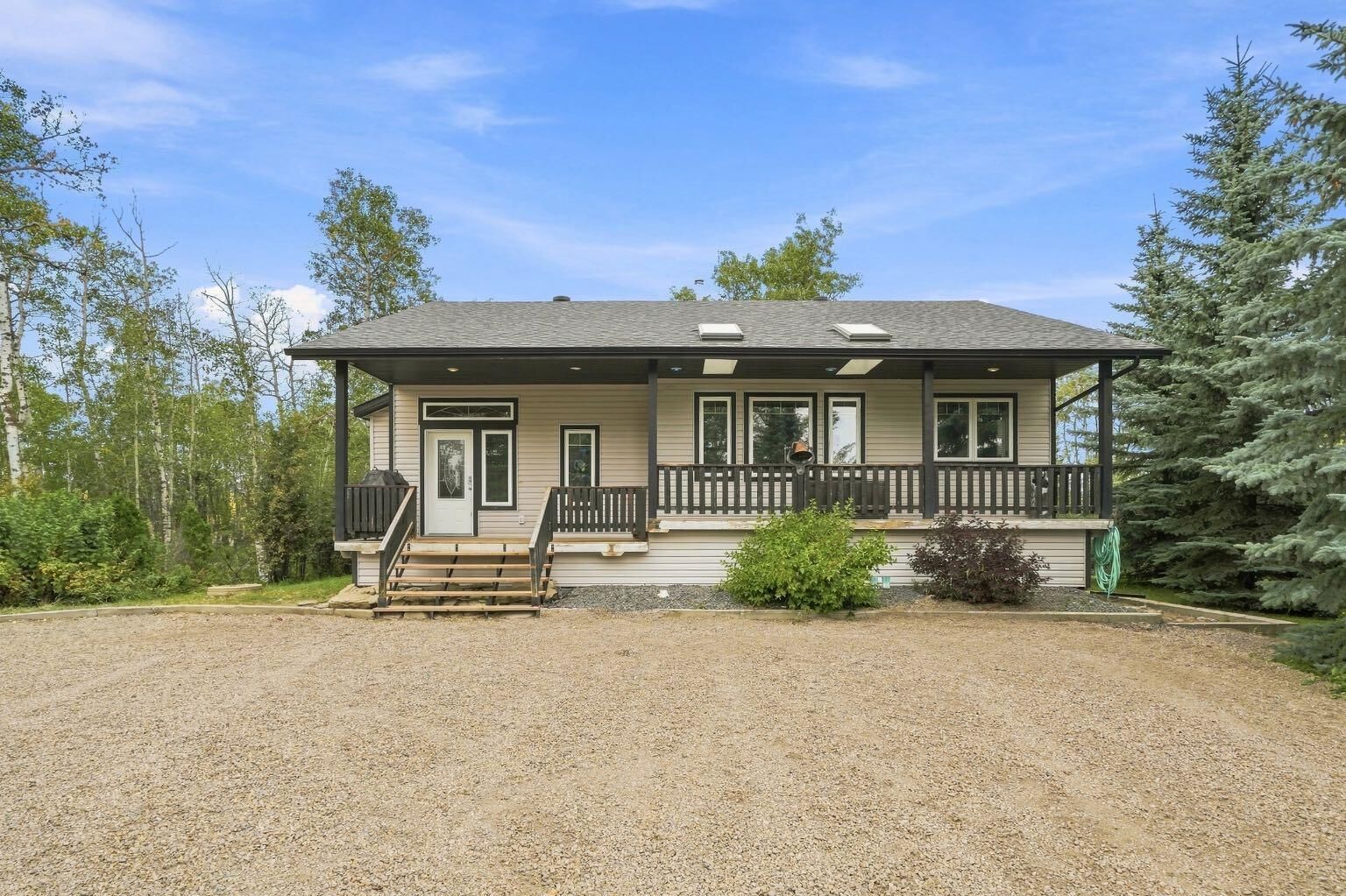Property Photo:  35464 Range Road 270  AB T4G 1T9 