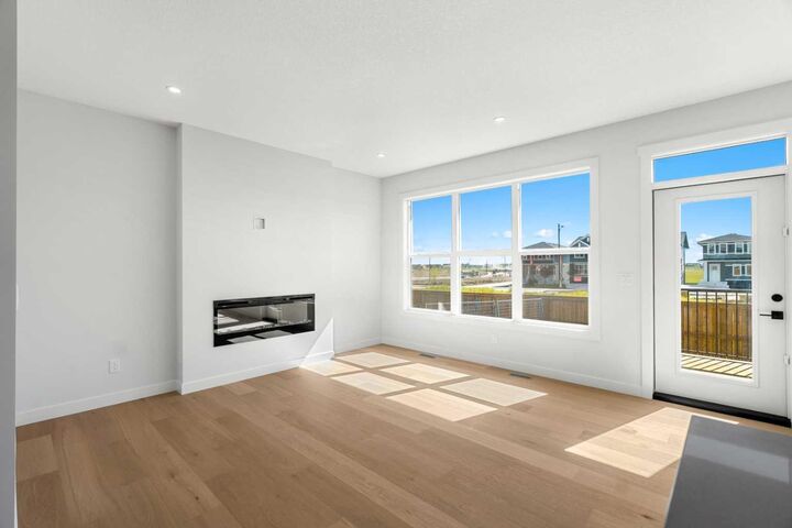 Property Photo:  27 Chelsea Port Link  AB T1X 3H4 