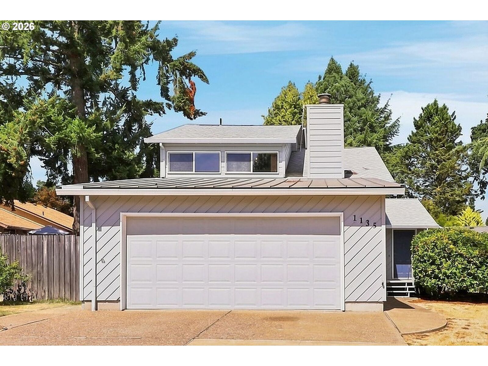 Property Photo: 1135 SW Fellows St OR 97128