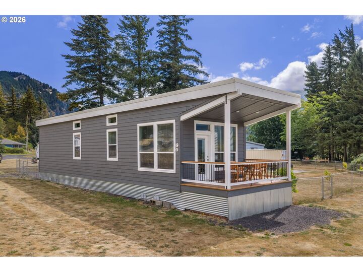 Property Photo:  72 House St  WA 98648 