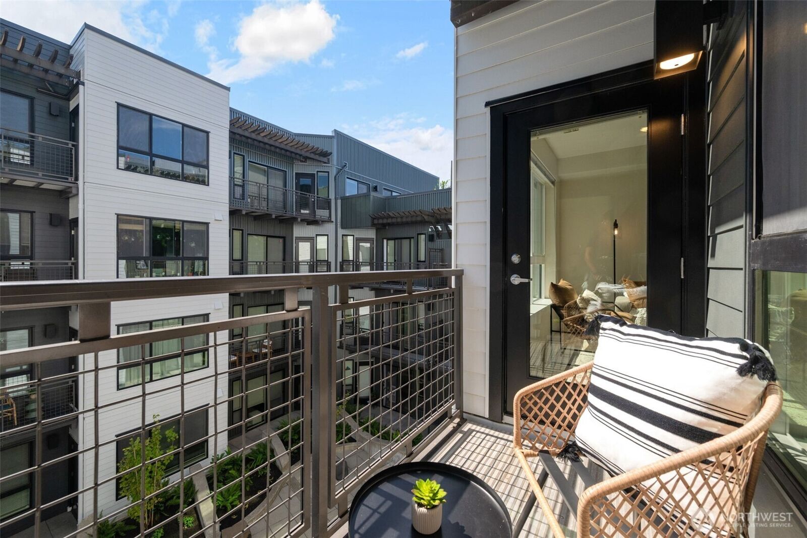 Property Photo: 1410 E Pine Street W307 WA 98122