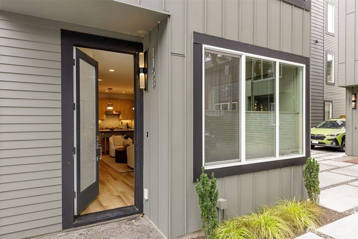 Property Photo: 115 B N 105th Street WA 98133
