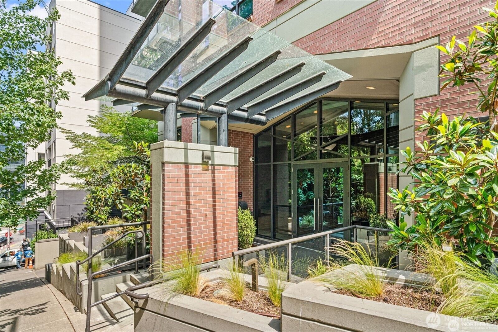 Property Photo:  1420  Terry Avenue 201  WA 98101 