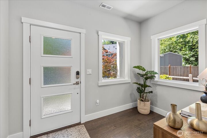 Property Photo: 15111 Manor Way WA 98087