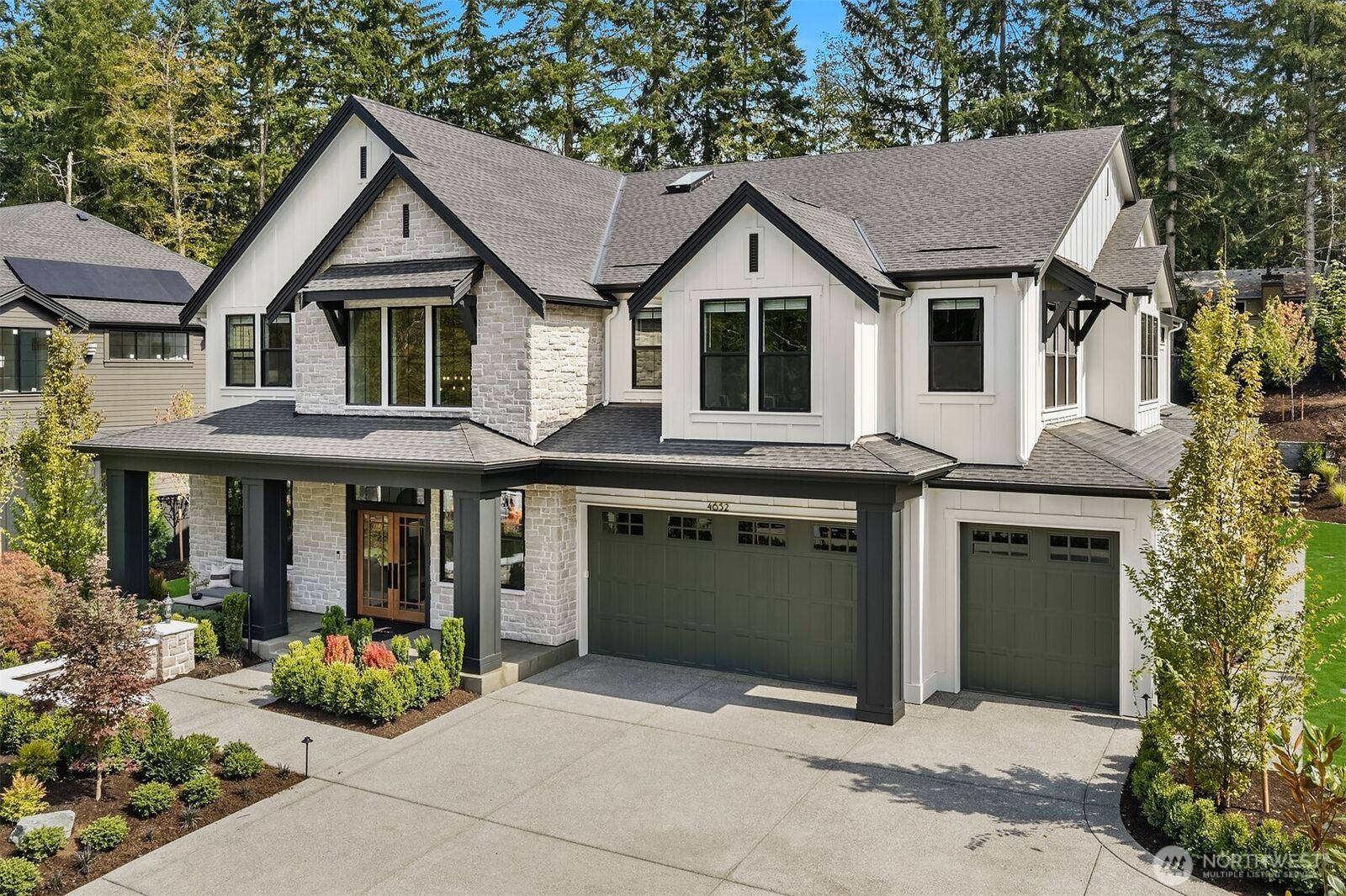 Property Photo: 4652 143rd Place NE WA 98005