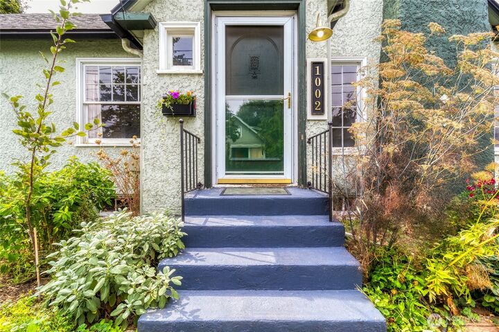 Property Photo: 1002 Howard Street WA 99362
