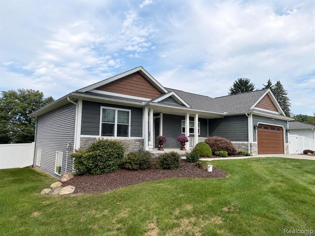 Property Photo:  1112 Don Wayne Drive  MI 48446 
