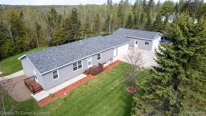 Property Photo:  15262 US 23 S  MI 49777 