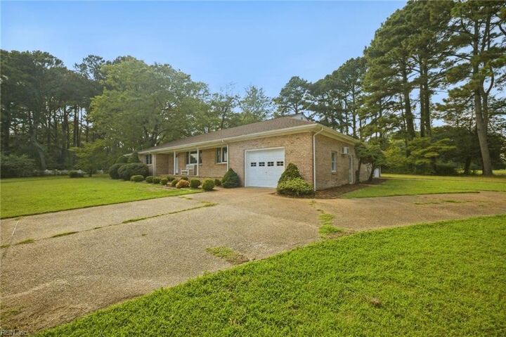 Property Photo: 364 Oak Point Rd VA 23076