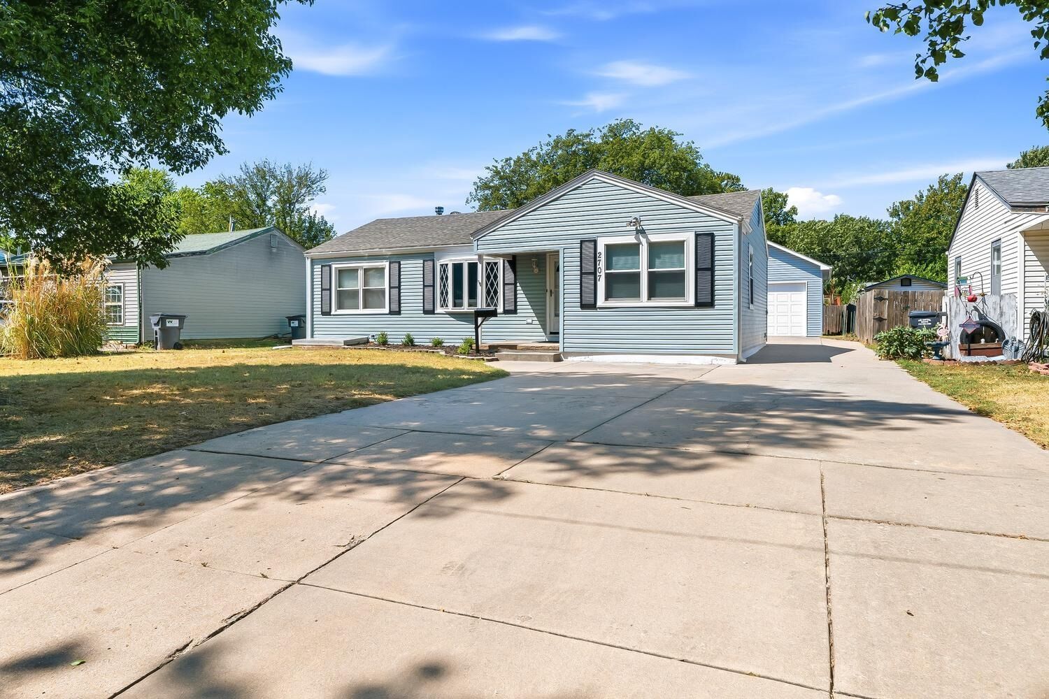 Property Photo:  2707 S Greenwood St  KS 67216 