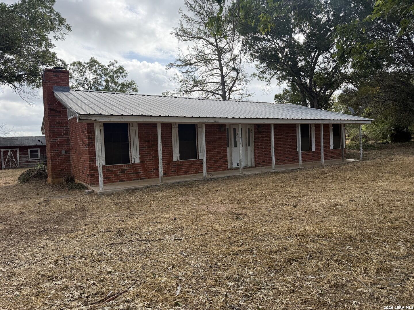 Property Photo: 415 SE Main St TX 78160