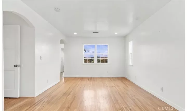 Property Photo: 5114 La Calandria CA 90032