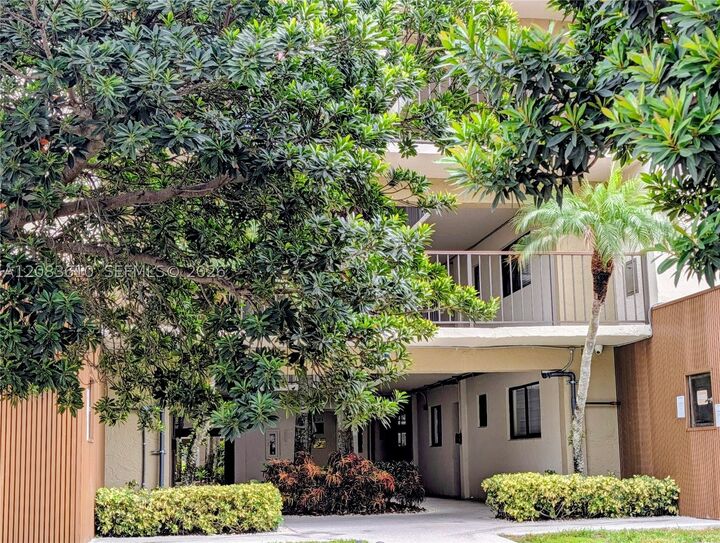 Property Photo:  8075 SW 107th Ave 123  FL 33173 