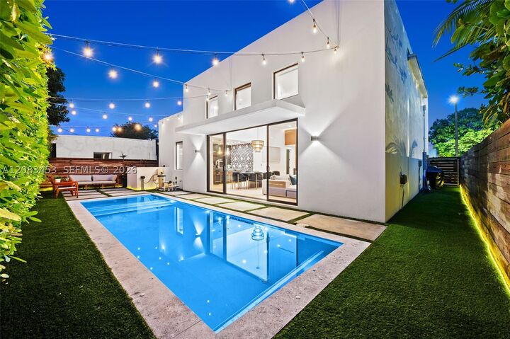 Property Photo: 104 NW 47th Ter 104 FL 33127