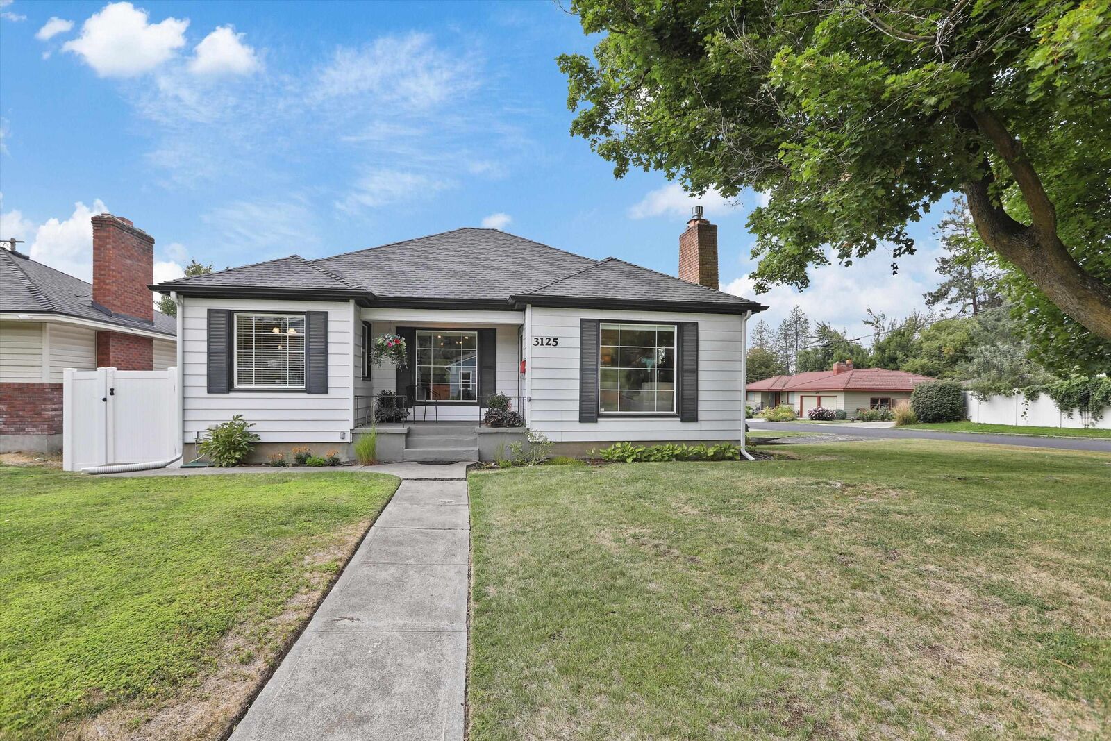 Property Photo:  3125 N Sheridan Ct  WA 99205 