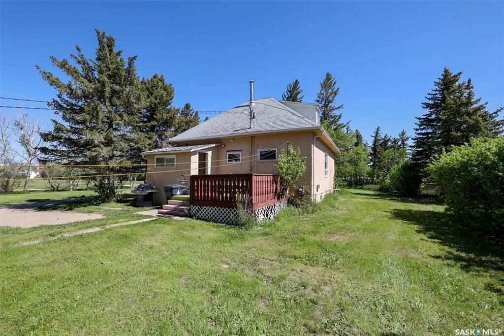 Property Photo:  75 Ontario Street  SK S0G 4E0 