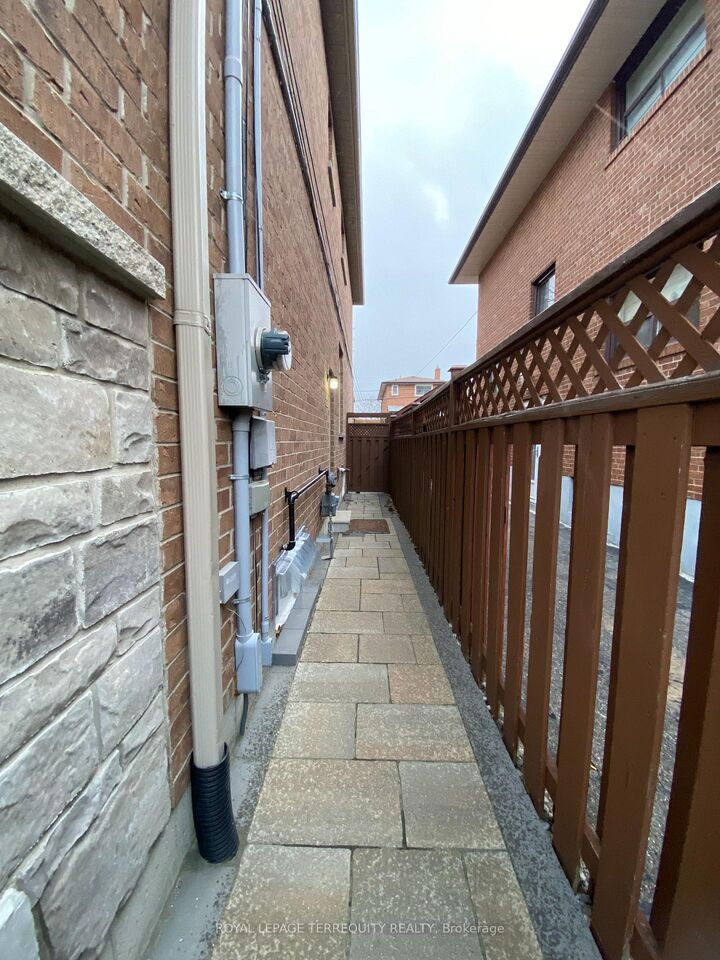 Property Photo:  20B Lunness Road Lower  ON M8W 4M3 