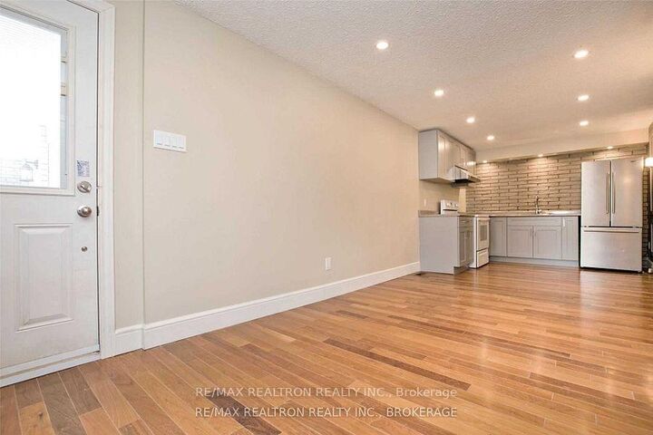 Property Photo:  2 Callahan Road Lower  ON L3R 2K1 