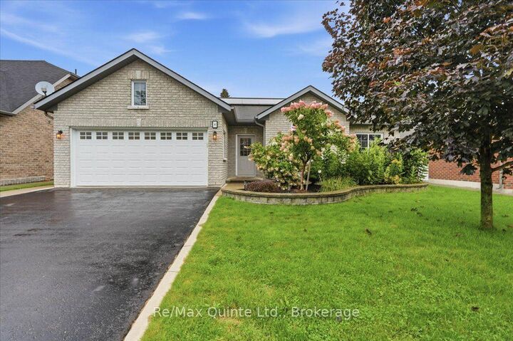 Property Photo:  