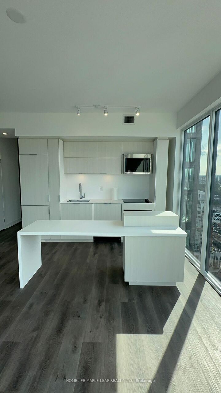 Property Photo:  370 Martha Street 2102  ON L7R 0G9 