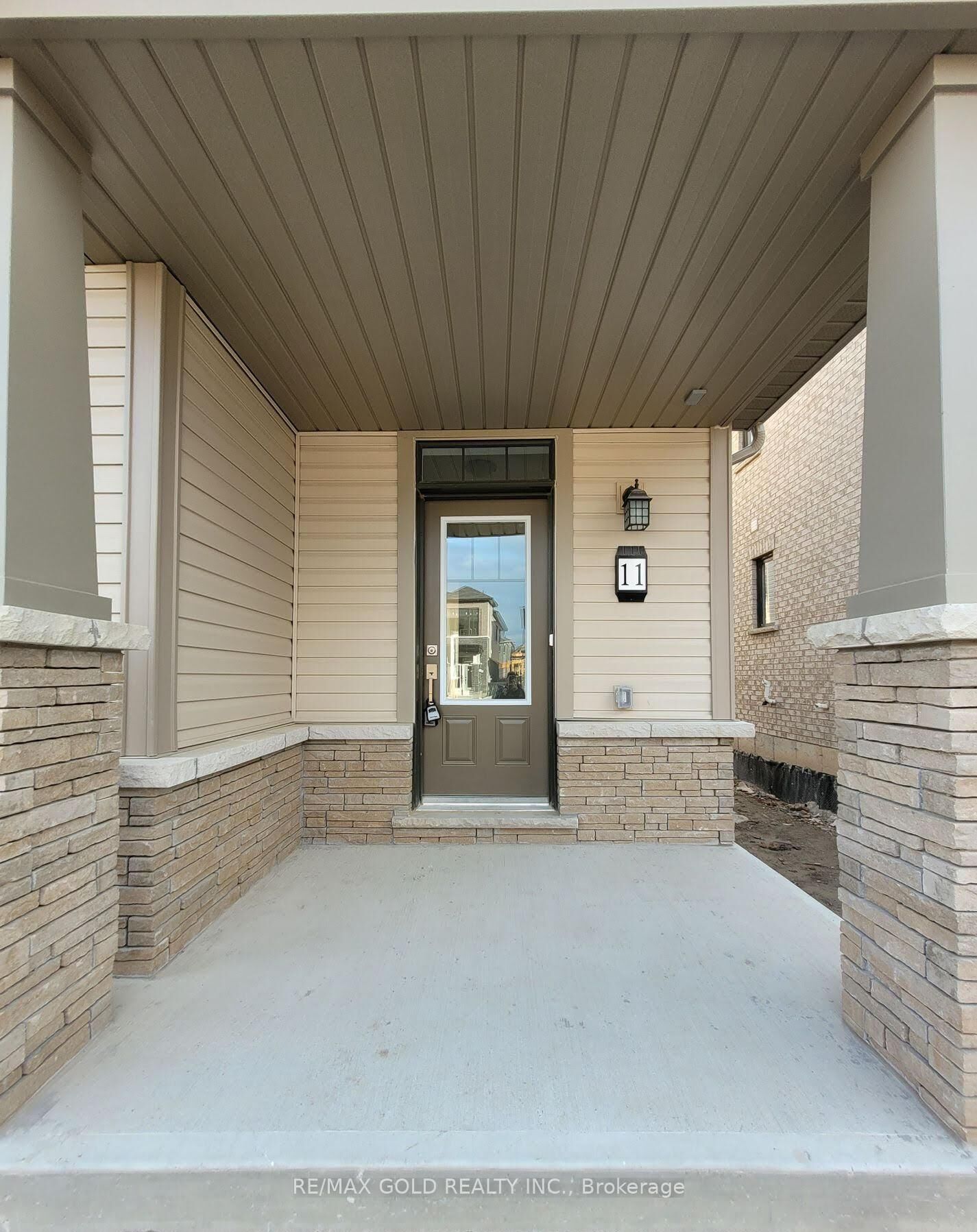 Property Photo:  11 Amos Avenue  ON N3T 0V4 