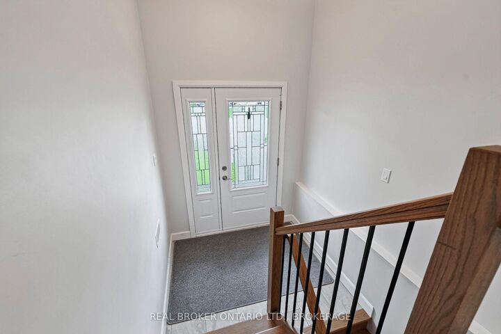 Property Photo: 250 Lourdes Avenue ON K6H 0E8