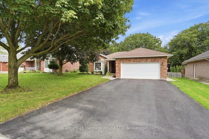 Photo de la propriété: 17 Oakridge Boulevard ON L0S 1E5