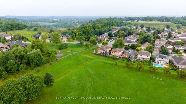 Property Photo:  86 Parks Edge Close  ON N6K 3P8 