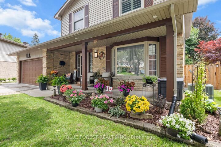 Property Photo:  92 Salem Court  ON N6K 1S9 