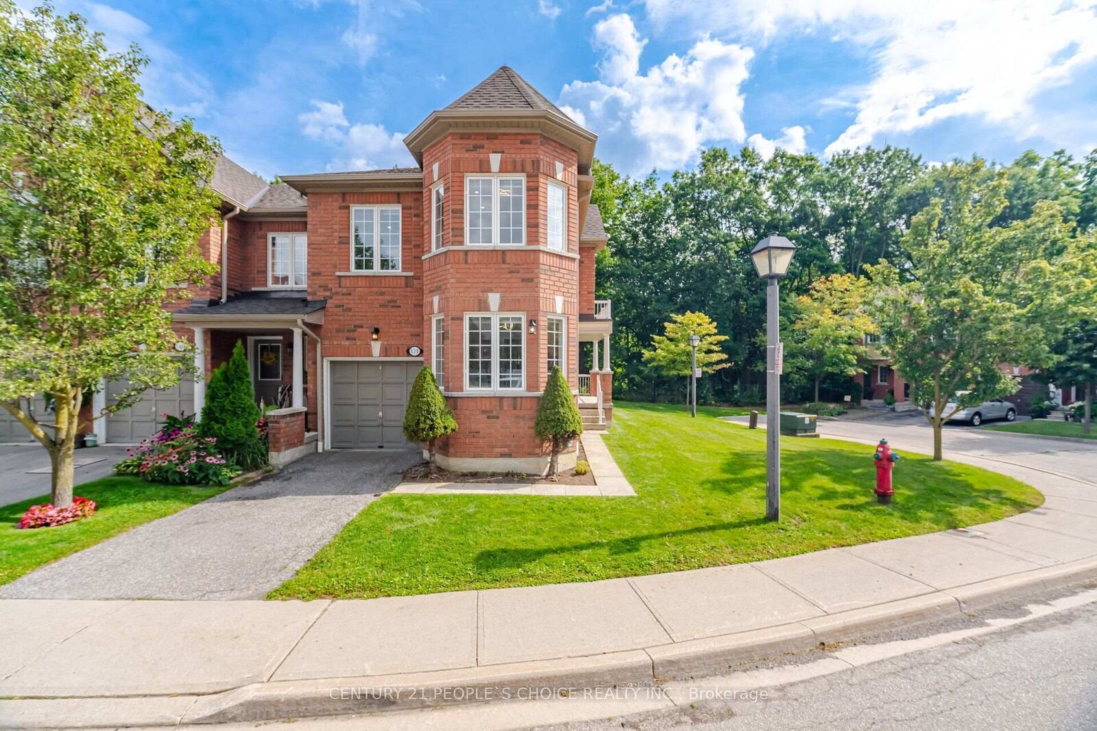 Property Photo: 7360 Zinnia Place 124 ON L5W 2A5