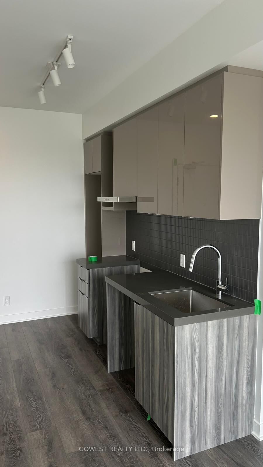 Property Photo:  6 Flavelle Trail 1715  ON L4L 0M8 